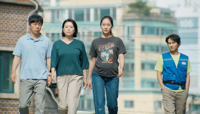“Công chúa băng giá” Krystal Jung “ăn cơm trước kẻng” và phải “cưới chạy bầu“ ảnh 4
