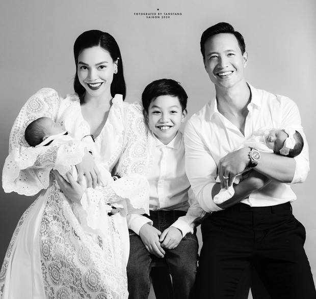 Hồ Ngọc Hà khoe ảnh cặp song sinh, có một chi tiết khiến khán giả vô cùng cảm động ảnh 2