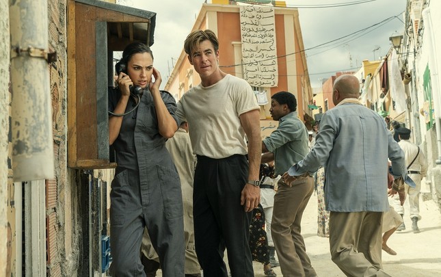 Bên cạnh mỹ nhân Gal Gadot, “Wonder Woman 1984” còn nhiều cái tên đình đám khác ảnh 5