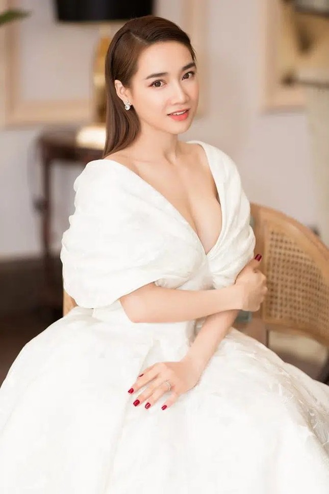 Tài giỏi như Nhã Phương, vóc dáng siêu gầy nhưng vòng 1 vẫn căng tràn nóng bỏng ảnh 9