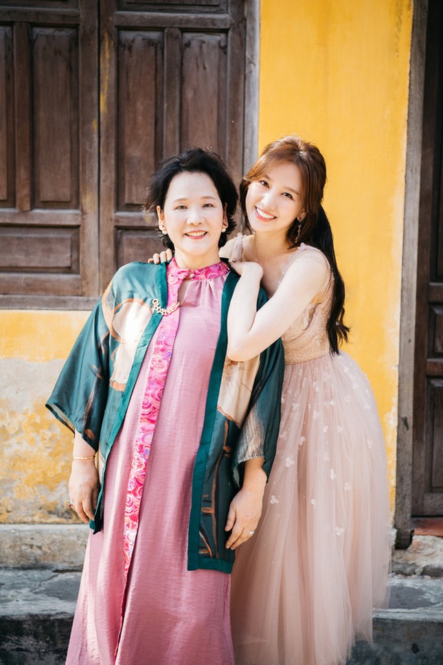 Hari Won kể chuyện bị mẹ mắng là “mất dạy” nhưng khán giả lại cho rằng mẹ cô mắng đúng ảnh 6