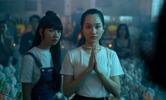 Đến cả phim tâm linh “Thiên thần hộ mệnh” cũng phải né tránh COVID-19 bằng cách lùi lịch chiếu ảnh 3