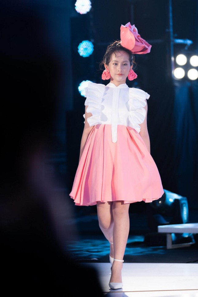 Dàn mẫu nhí khuấy đảo sắc màu tại “Vietnam Top Fashion and Hair 2020“ ảnh 4
