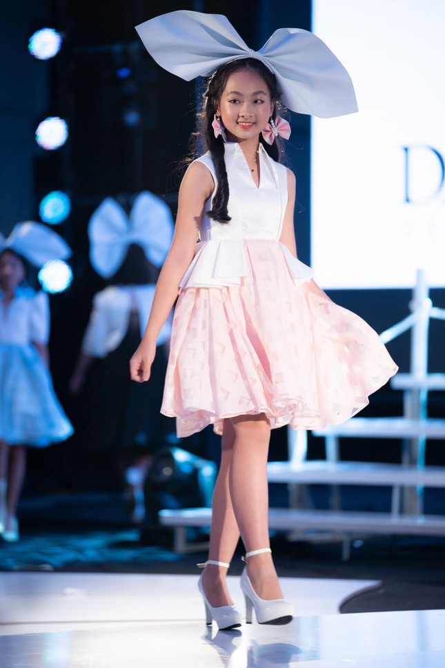 Dàn mẫu nhí khuấy đảo sắc màu tại “Vietnam Top Fashion and Hair 2020“ ảnh 5