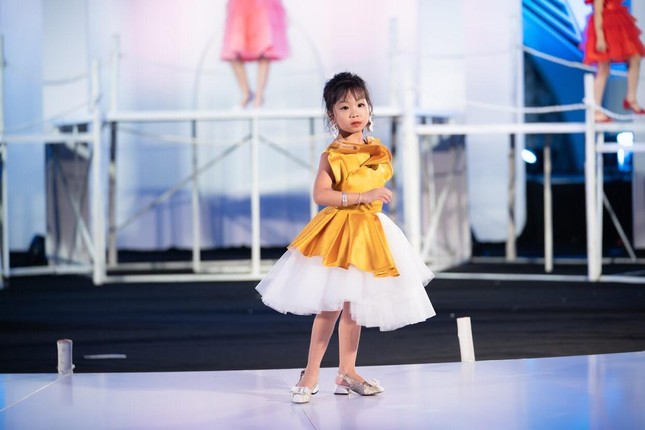 Dàn mẫu nhí khuấy đảo sắc màu tại “Vietnam Top Fashion and Hair 2020“ ảnh 9