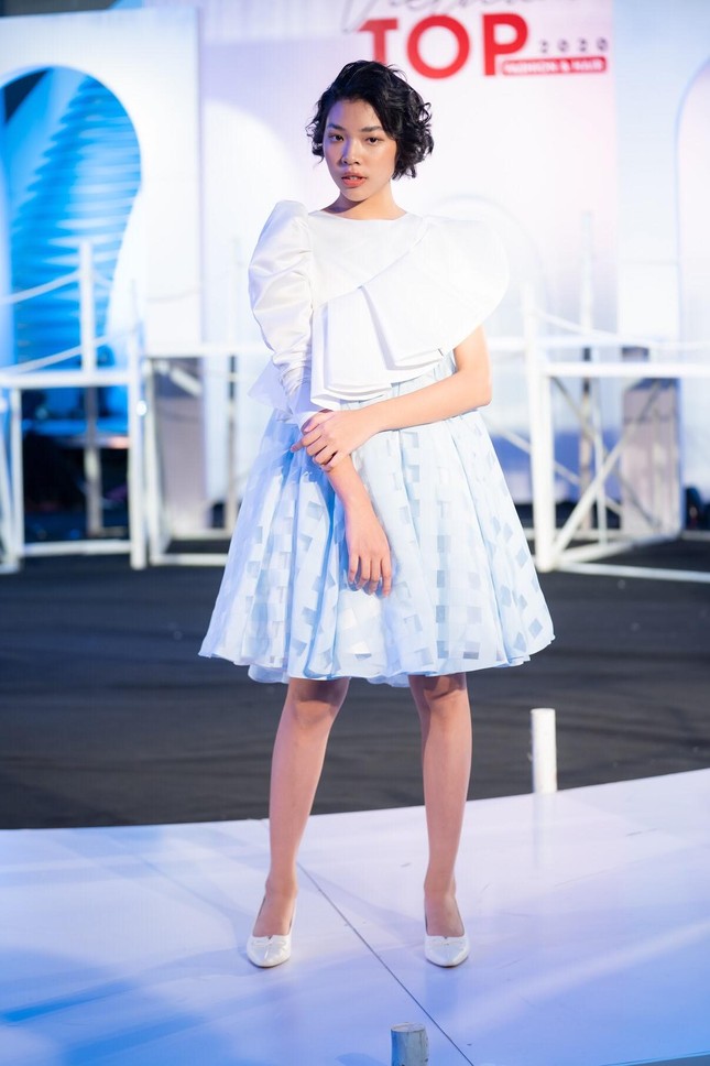 Dàn mẫu nhí khuấy đảo sắc màu tại “Vietnam Top Fashion and Hair 2020“ ảnh 10