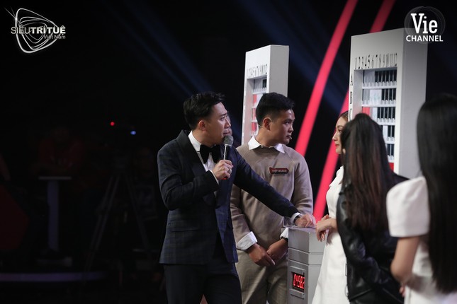 “Bậc thầy không gian” Đức Giang bất ngờ hạ “mắt thần” Tuấn Phi bằng chiến thuật đỉnh cao ảnh 4