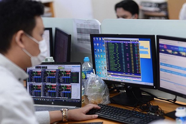 Yêu cầu các công ty chứng khoán dừng việc đặt lệnh tự động ảnh 1