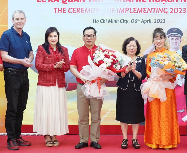  Tỷ phú Nguyễn Thị Phương Thảo thôi chức CEO Vietjet ảnh 1