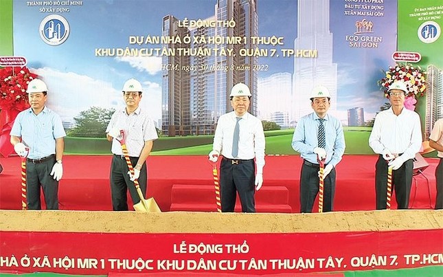 Doanh nghiệp thua lỗ nặng, loạt dự án bất động sản dừng thi công ảnh 3