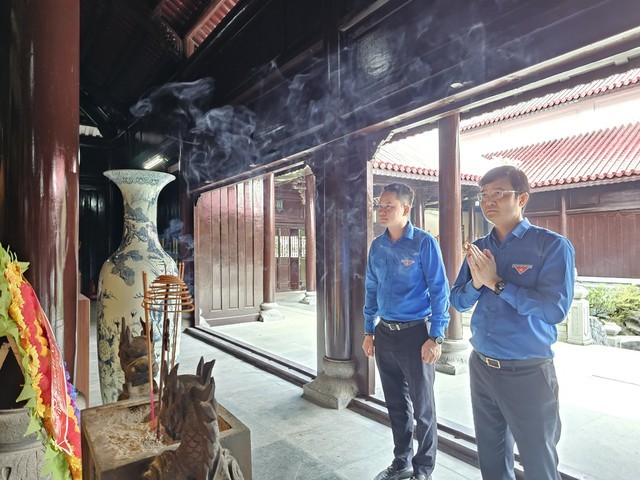 Bí thư thứ nhất Trung ương Đoàn Bùi Quang Huy dự Lễ giỗ Côn Đảo ảnh 1