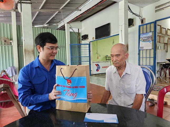 Bí thư thứ nhất Trung ương Đoàn Bùi Quang Huy dự Lễ giỗ Côn Đảo ảnh 2