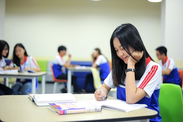 Hai trường đại học cho sinh viên nghỉ đến cuối tháng Sáu ảnh 1