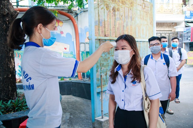 Sinh viên hào hứng trở lại giảng đường ảnh 13