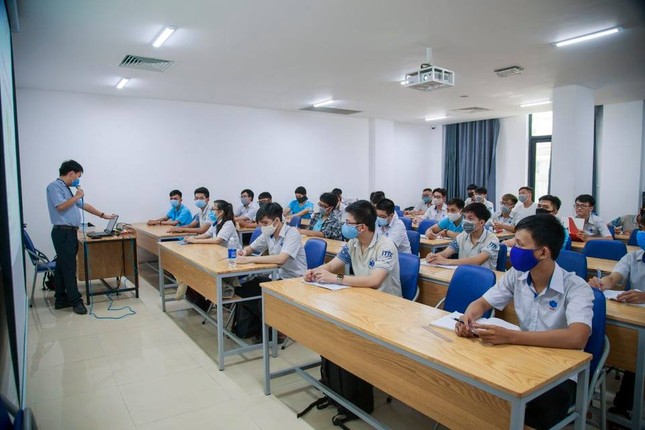 Sinh viên hào hứng trở lại giảng đường ảnh 10