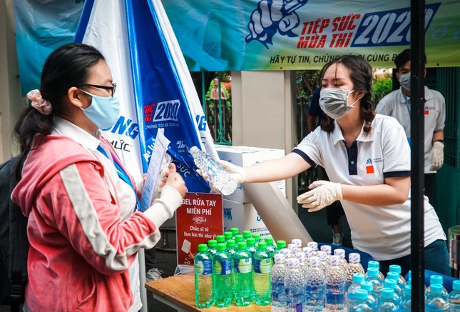 Lập gian hàng 0 đồng hỗ trợ thí sinh thi tốt nghiệp THPT ảnh 1