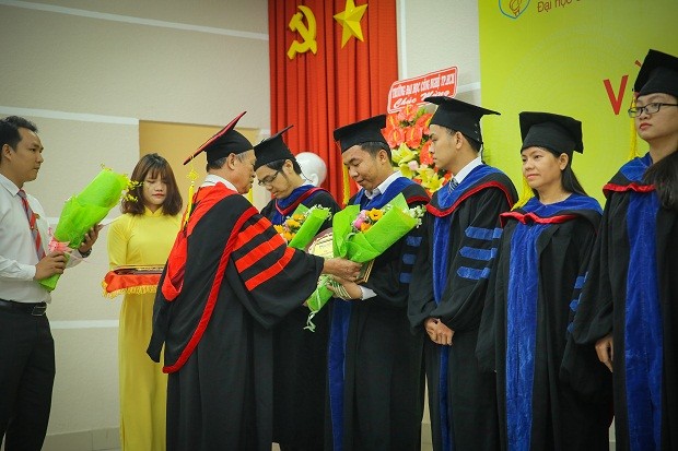 Đào tạo thạc sĩ, tiến sĩ: Bình mới rượu có mới? ảnh 1