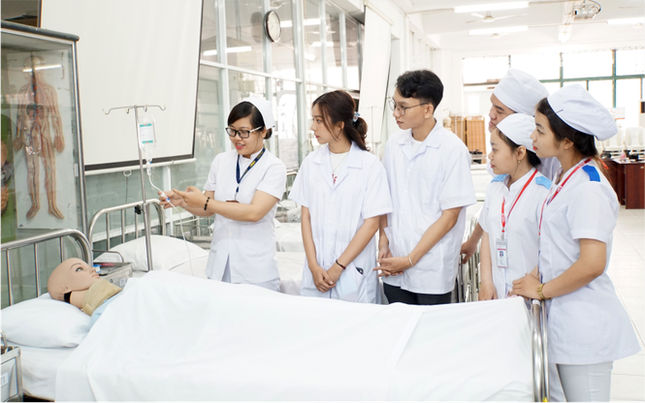 Học phí trường đại học tăng kịch trần: Muốn học Y Dược phải có 1 tỷ đồng! ảnh 2