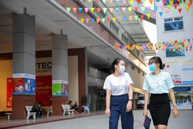 Hơn 40 tỉnh thành cho sinh viên nghỉ học vì COVID-19 ảnh 1