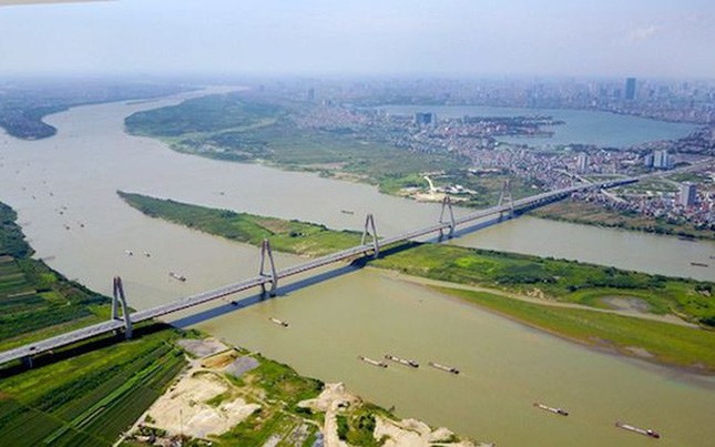 Chủ tịch Hà Nội Nguyễn Đức Chung tiếp xúc cử tri, nêu quy hoạch hai bên sông Hồng ảnh 1