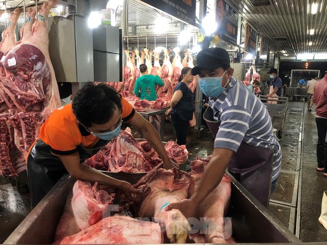 Xuyên đêm lấy mẫu kiểm tra thực phẩm ảnh 2