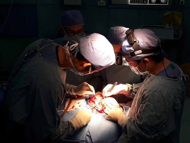 Mẹ phát hoảng vì đầu con ngày càng to do biến dạng sọ ảnh 2