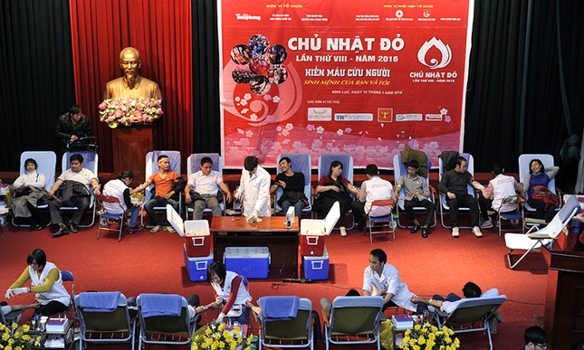 Người dân Hà Nam vượt mưa rét đi hiến máu ảnh 4