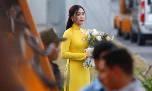 Những nữ sinh tài sắc 'nóng' cộng đồng mạng nhất năm 2017 ảnh 1