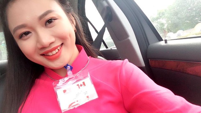 Những nữ sinh tài sắc 'nóng' cộng đồng mạng nhất năm 2017 ảnh 2