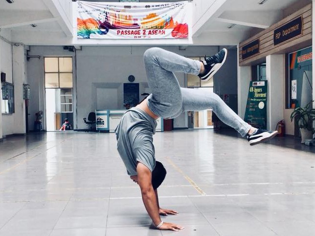 Soái ca 9X đa tài sáng tạo Hand Balancing Solo Act ảnh 2