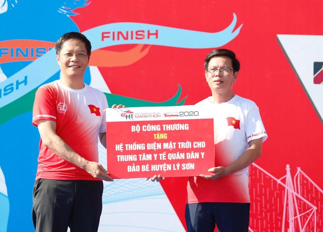 Tiền Phong Marathon vươn tầm thành một sự kiện lớn về biển đảo ảnh 7