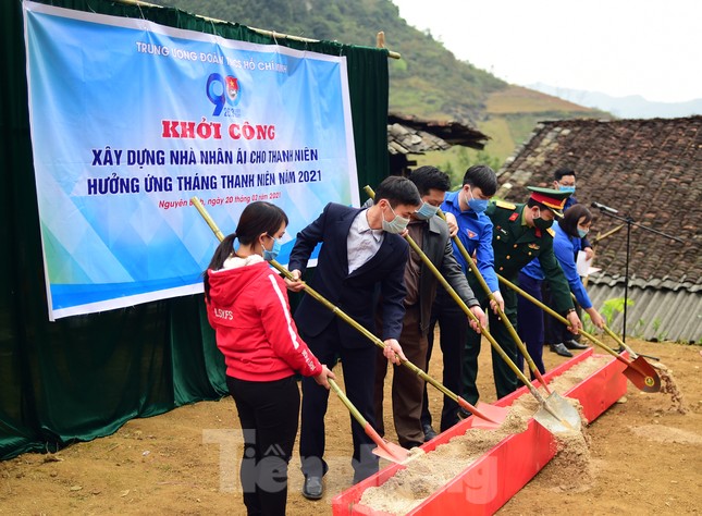 Khởi công Nhà 100 đồng, Nhà Nhân ái tặng thanh niên vùng cao có hoàn cảnh khó khăn ảnh 4
