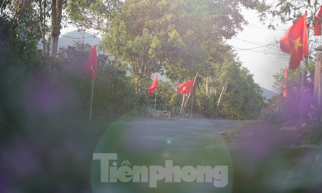 Cung đường Tiền Phong Marathon rợp cờ đỏ sao vàng và thanh âm cồng chiêng đại ngàn ảnh 10