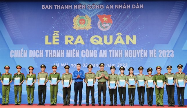 Tuổi trẻ Công an tình nguyện Hè 2023: Xây nhà 19/8, công trình Ánh sáng đảo xanh ảnh 8