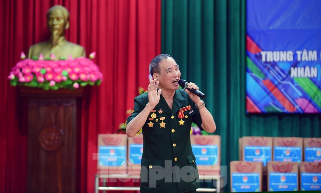 Bí thư thứ nhất T.Ư Đoàn: Thế hệ trẻ hiểu giá trị hòa bình và biết ơn cống hiến của thế hệ cha anh ảnh 3