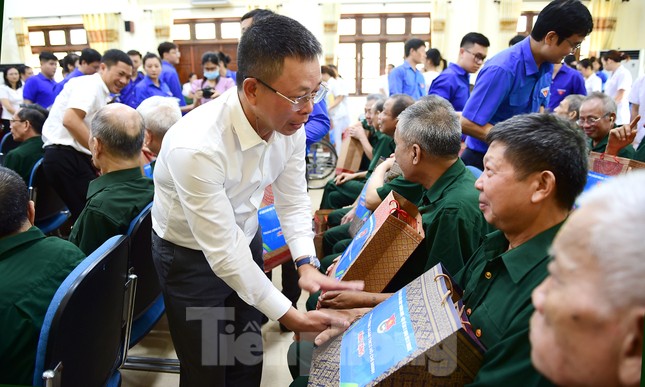 Bí thư thứ nhất T.Ư Đoàn: Thế hệ trẻ hiểu giá trị hòa bình và biết ơn cống hiến của thế hệ cha anh ảnh 11