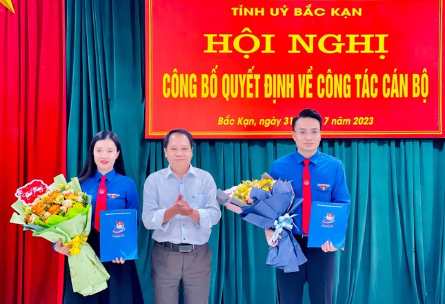 Công bố quyết định công nhận hai Phó Bí thư Tỉnh Đoàn Bắc Kạn ảnh 1
