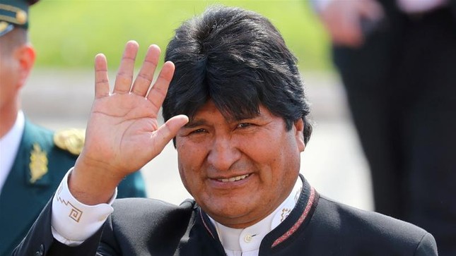 Người biểu tình chiếm giữ đài phát thành, truyền hình, đòi Tổng thống Bolivia từ chức ảnh 3