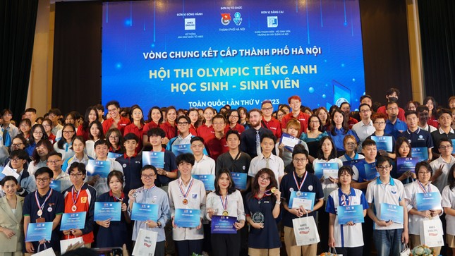 Nữ sinh ĐH Xây dựng Hà Nội giành giải Nhất Hội thi Olympic Tiếng Anh học sinh, sinh viên TP. Hà Nội ảnh 1