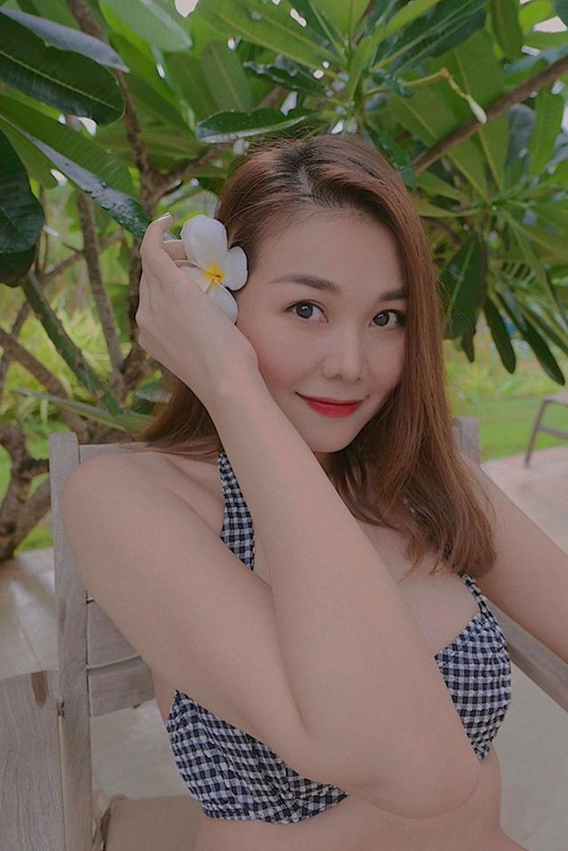 Bỏ qua mọi lời tỏ tình đơn phương, đồng giới, Thanh Hằng khoe sắc nóng bỏng - 4 Bỏ qua mọi lời tỏ tình đơn phương, đồng giới, Thanh Hằng khoe sắc nóng bỏng - 4