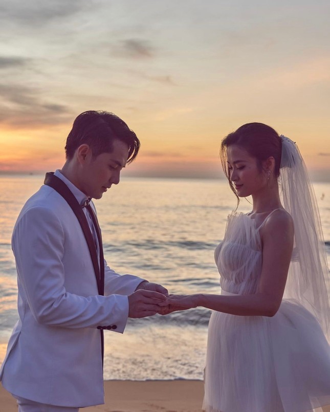 Câu chuyện tình “cổ tích giữa đời thường” Đông Nhi- Ông Cao Thắng ảnh 11