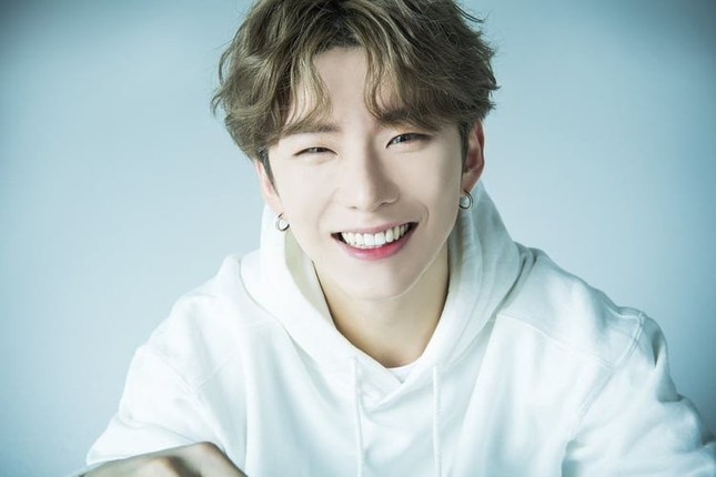 “Sốc“: Lee Jong Suk vướng vào drama tình ái của Trịnh Sảng; “Running man” John Park bị nhiễm COVID-19 ảnh 7