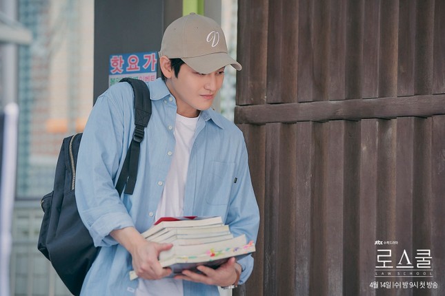 Hình ảnh mới nhất của Kim Bum và Ryu Hye Young khiến đông đảo trái tim netizens “chao đảo“ ảnh 3