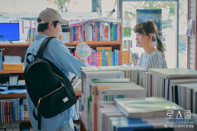 Hình ảnh mới nhất của Kim Bum và Ryu Hye Young khiến đông đảo trái tim netizens “chao đảo“ ảnh 6