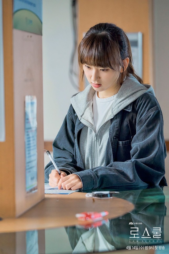 Hình ảnh mới nhất của Kim Bum và Ryu Hye Young khiến đông đảo trái tim netizens “chao đảo“ ảnh 5