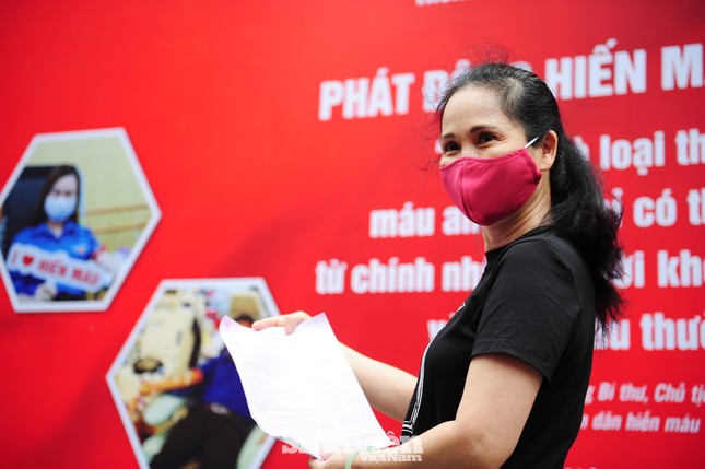 Các nghệ sĩ Lan Hương, Tự Long, Xuân Bắc cùng tham gia hiến máu mùa COVID-19 ảnh 2