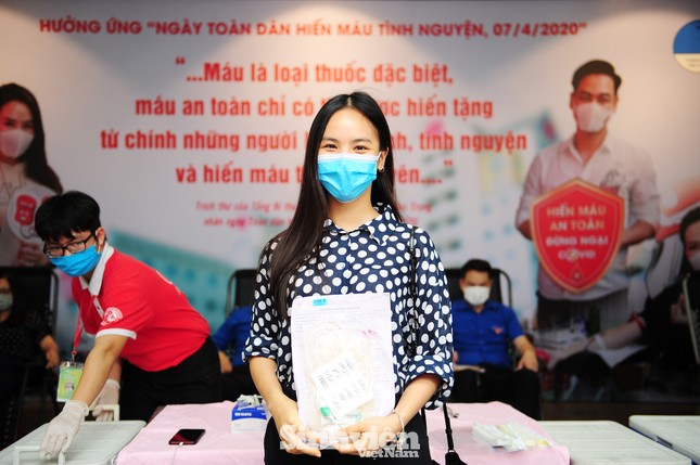Các nghệ sĩ Lan Hương, Tự Long, Xuân Bắc cùng tham gia hiến máu mùa COVID-19 ảnh 3
