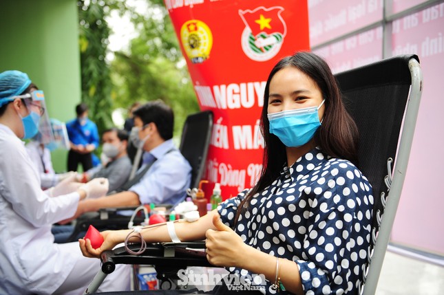 Các nghệ sĩ Lan Hương, Tự Long, Xuân Bắc cùng tham gia hiến máu mùa COVID-19 ảnh 4