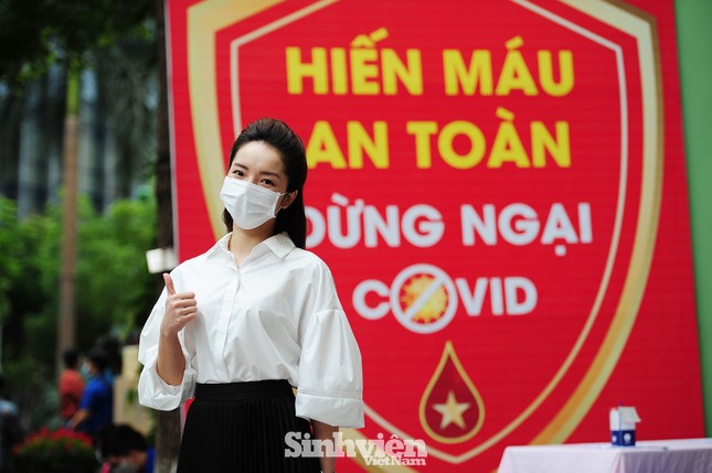 Các nghệ sĩ Lan Hương, Tự Long, Xuân Bắc cùng tham gia hiến máu mùa COVID-19 ảnh 6