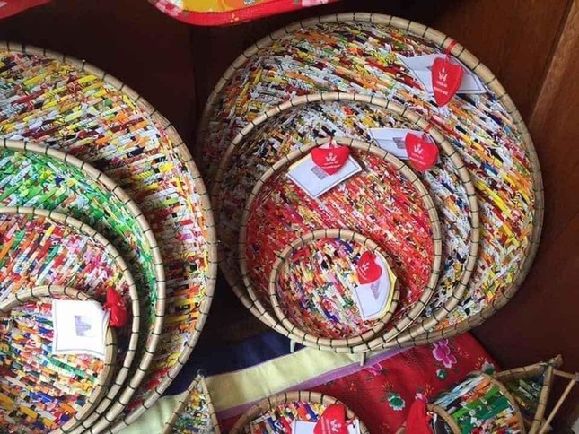 Sinh viên thu, đổi vỏ mì tôm lấy chỉ tiêu “Tình nguyện tốt“ ảnh 5